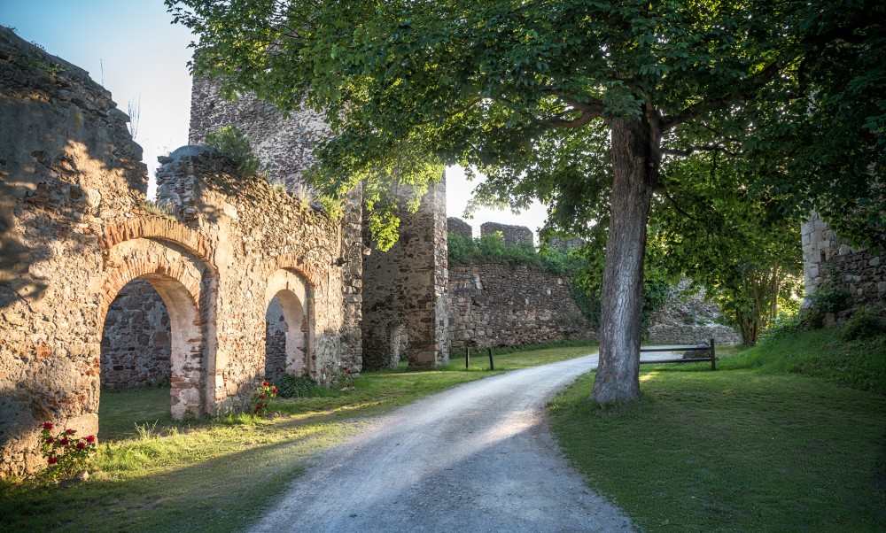 : Burg Gars